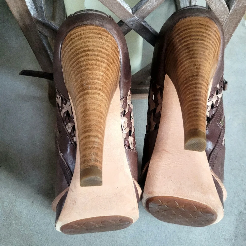 UGG Fatima Brown Woven Leather Heeled Booties Size 7.5 - Picture 8 of 14